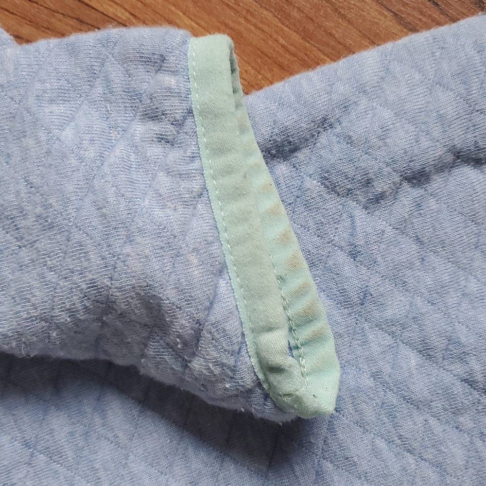 Vineyard Vines Women's Quilted Pullover - Picture 5 of 6